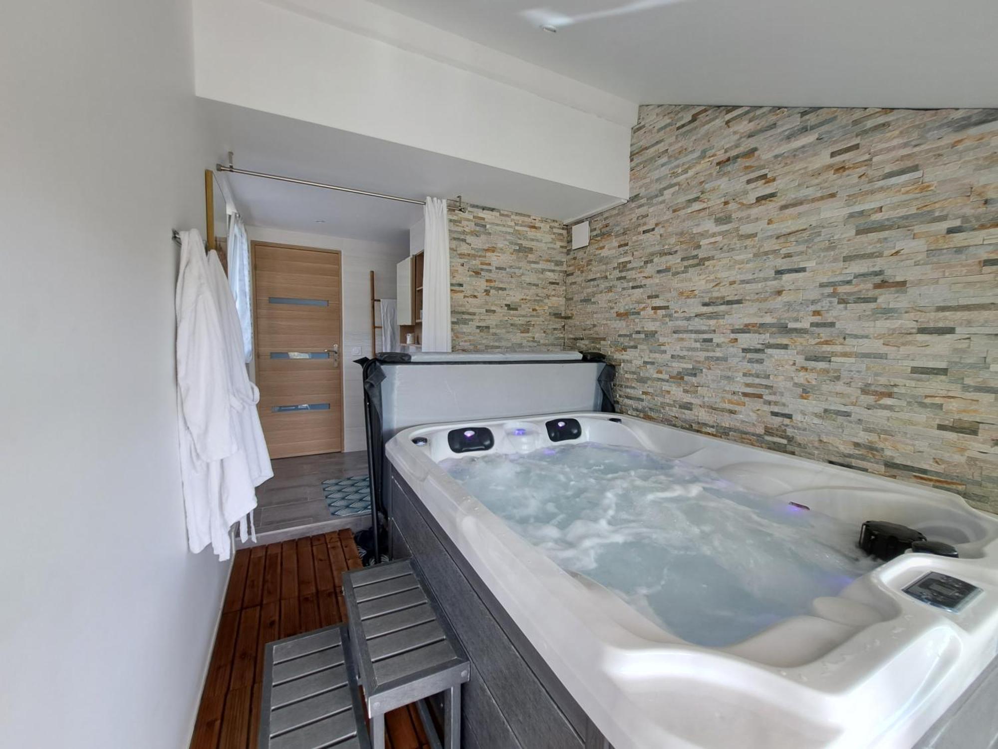 Adorelys Sejour Bien Etre - Spa Et Massage Saint-Cassien  Ngoại thất bức ảnh
