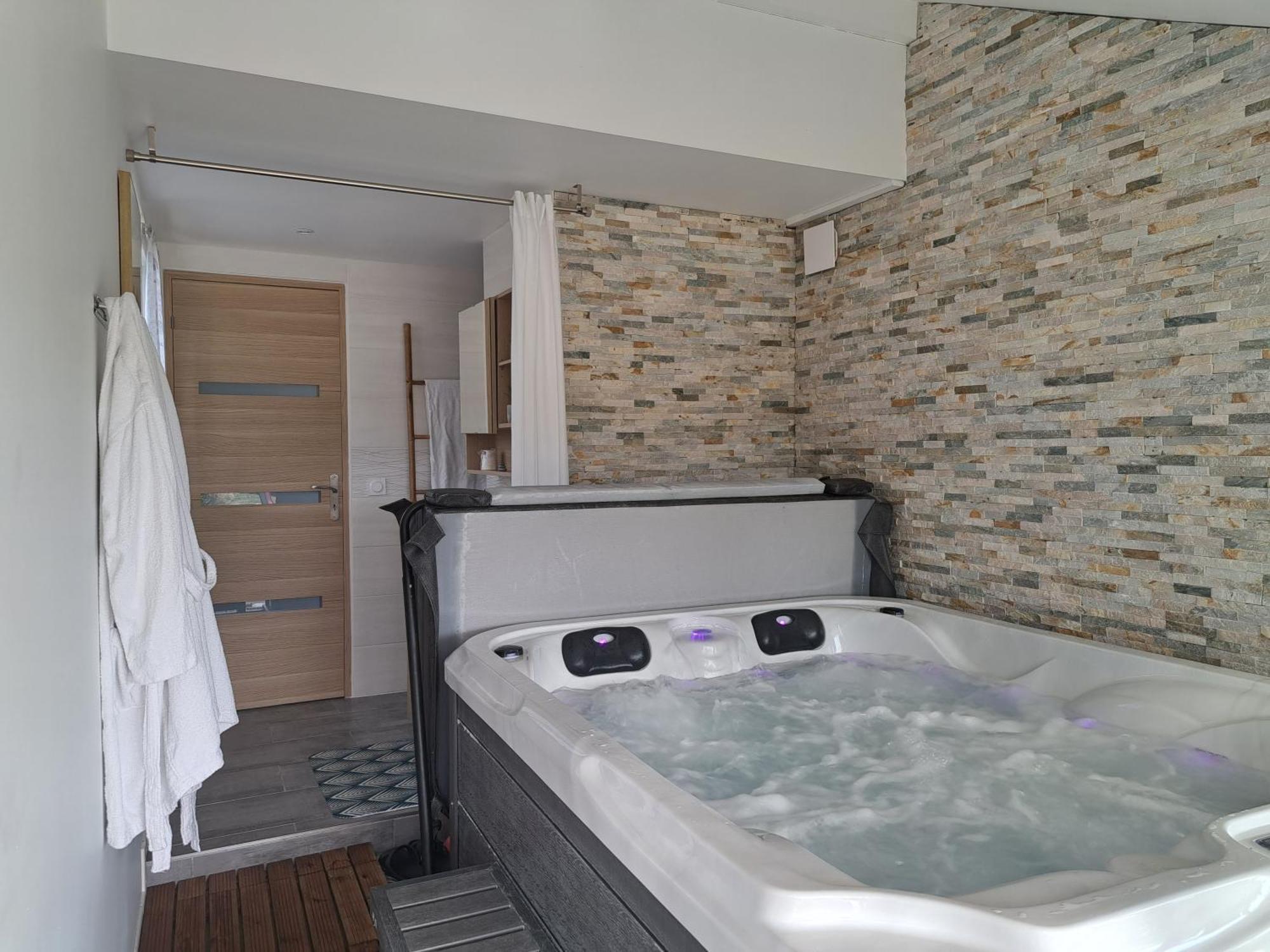 Adorelys Sejour Bien Etre - Spa Et Massage Saint-Cassien  Ngoại thất bức ảnh